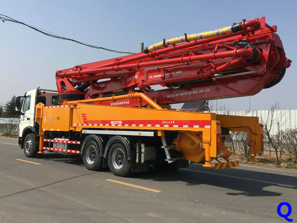 小型混凝土泵車，天泵，小型泵車，混凝土泵車