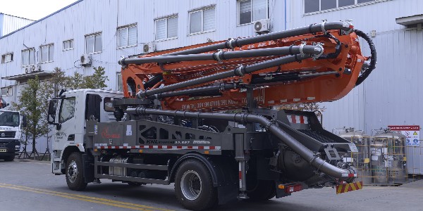 由于機械設備需求多樣，更多小型泵車針對農村市場而展現