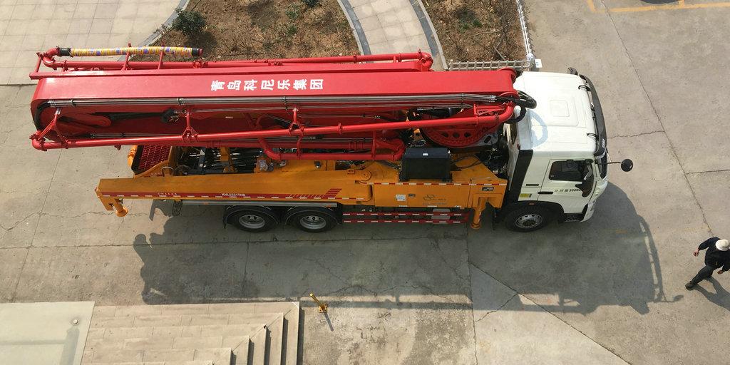 小型混凝土泵車現(xiàn)場(chǎng)作業(yè)環(huán)境有哪些規(guī)定